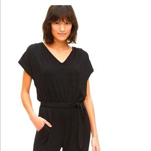 {GAP} Softspun Belted Jogger Romper Jumpsuit. New without tags.
